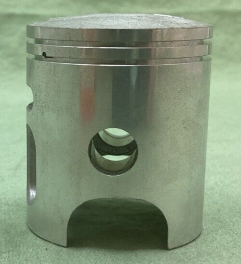 NEW GENUINE YAMAHA 1T0-11638-00 PISTON