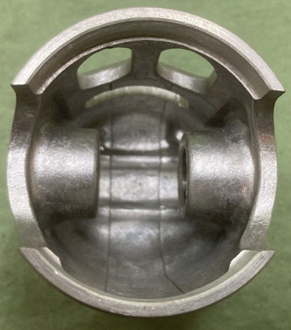 NEW GENUINE YAMAHA 1T0-11638-00 PISTON