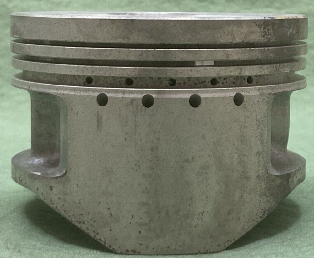 NEW GENUINE YAMAHA 1YW-11638-00 PISTON 4TH 1.00 O/S