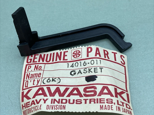 NEW GENUINE KAWASAKI 14016-011 GSKT RH ENG COV CAP B 1966 SAMURAI