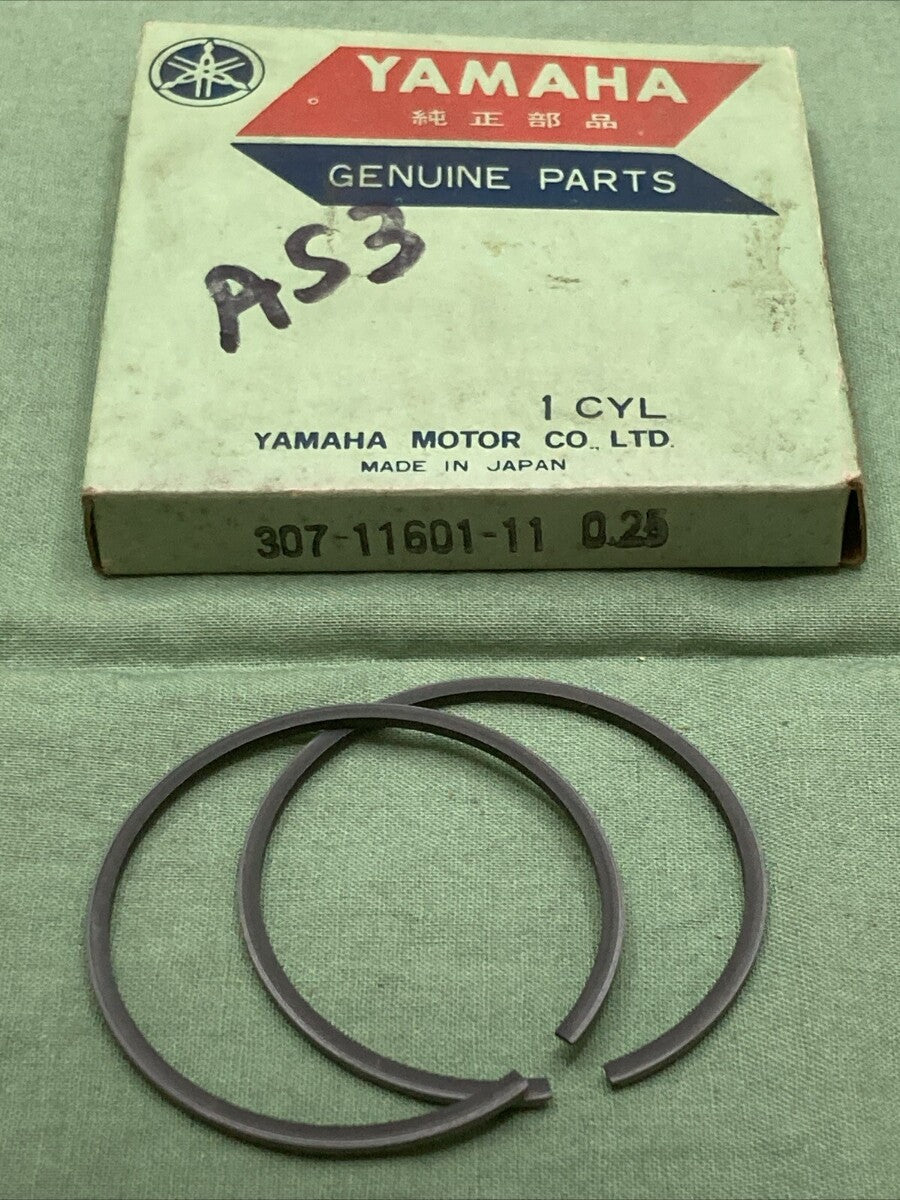 NEW GENUINE YAMAHA 307-11601-11 PISTON RING SET 0.25