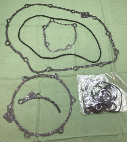 NEW GENUINE HONDA 061B1-MJ8-000 Gasket Kit COMPLETE