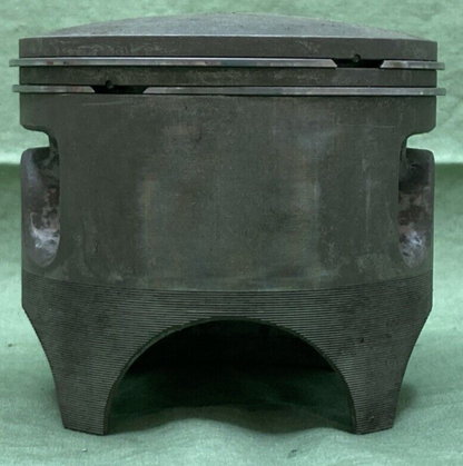 NEW GENUINE YAMAHA 2K8-11631-00-96 PISTON & RINGS