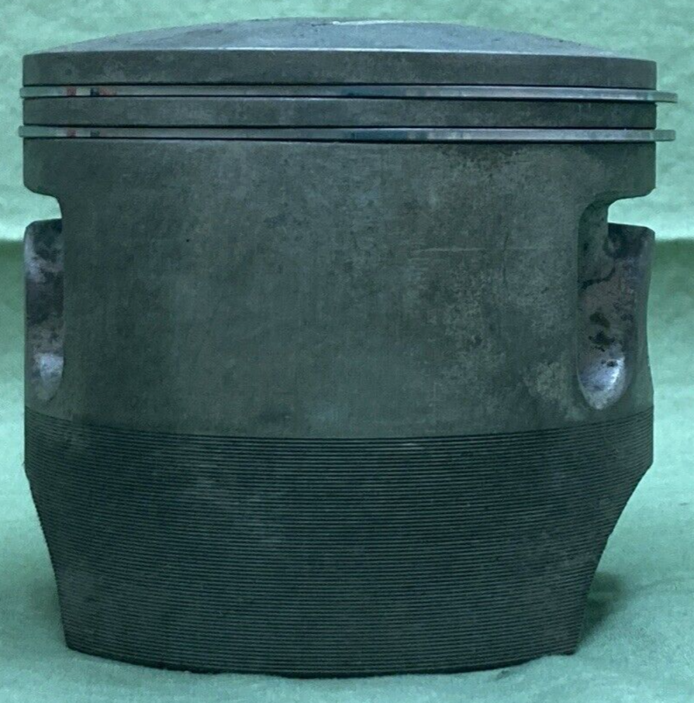 NEW GENUINE YAMAHA 2K8-11631-00-96 PISTON & RINGS