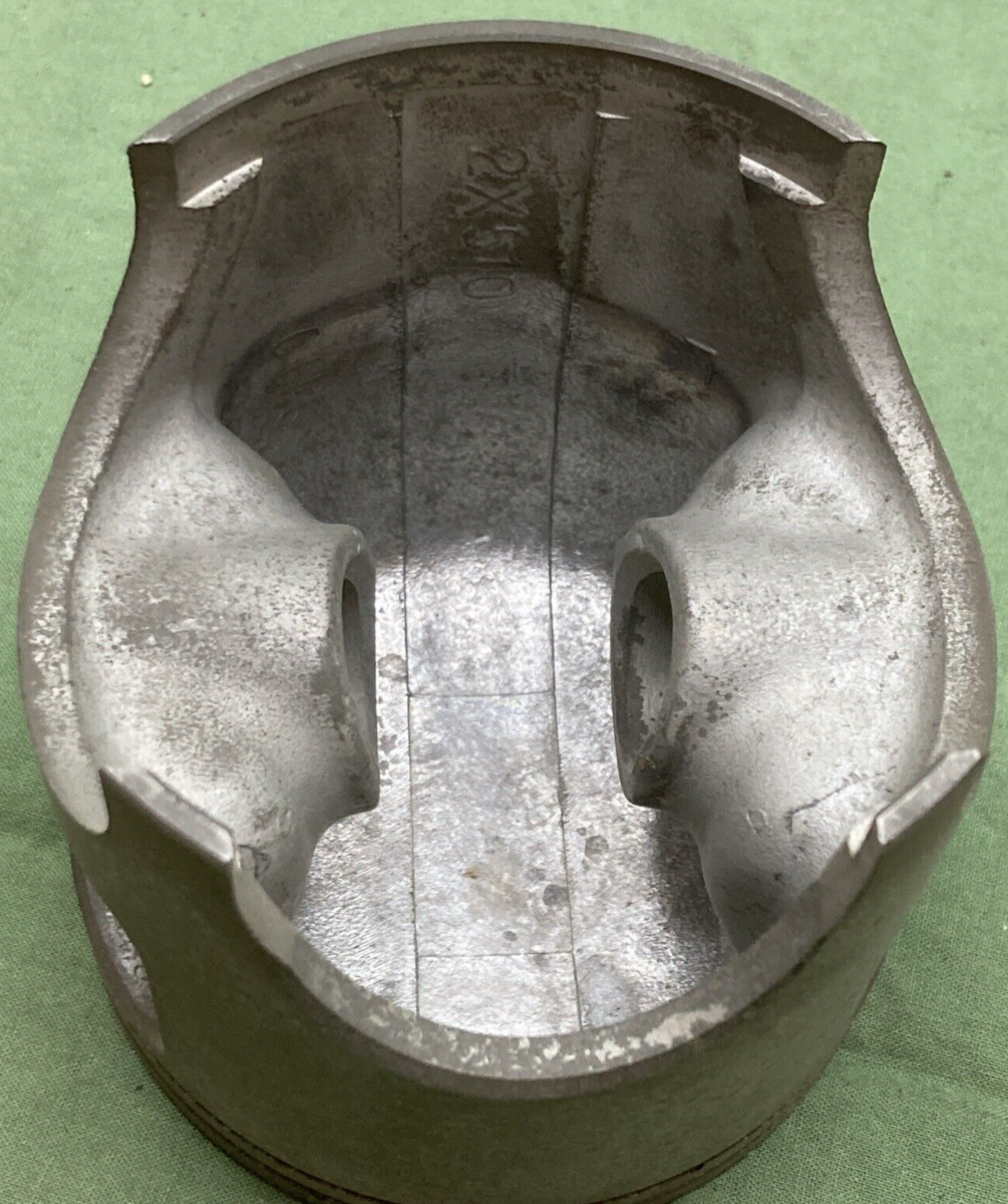 NEW GENUINE YAMAHA 2X5-11635-00 PISTON STD