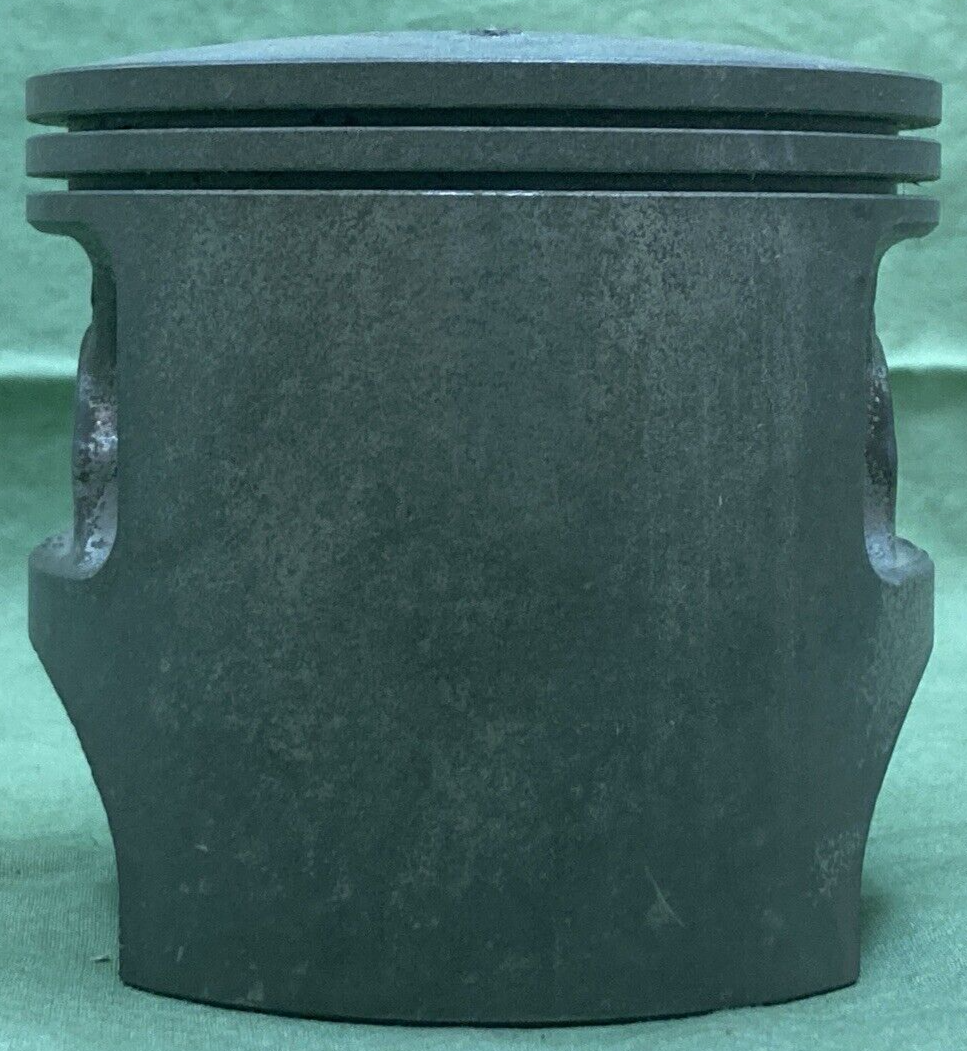 NEW GENUINE YAMAHA 2X5-11635-00 PISTON STD