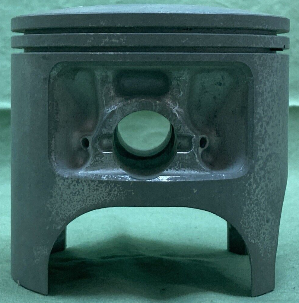 NEW GENUINE YAMAHA 2X5-11635-00 PISTON STD