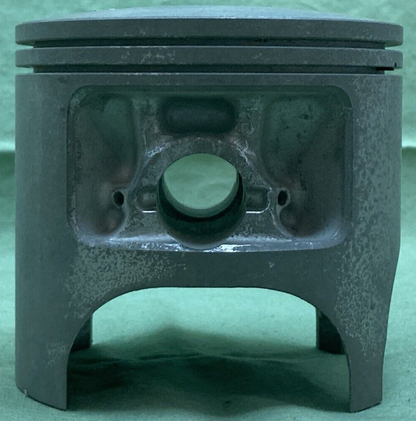 NEW GENUINE YAMAHA 2X5-11635-00 PISTON STD