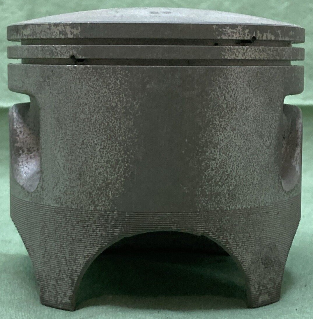 NEW GENUINE YAMAHA 2K8-11635-00 PISTON 0.25