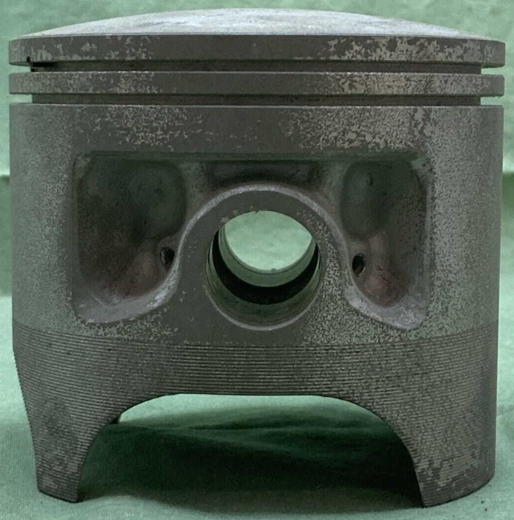 NEW GENUINE YAMAHA 2K8-11635-00 PISTON 0.25