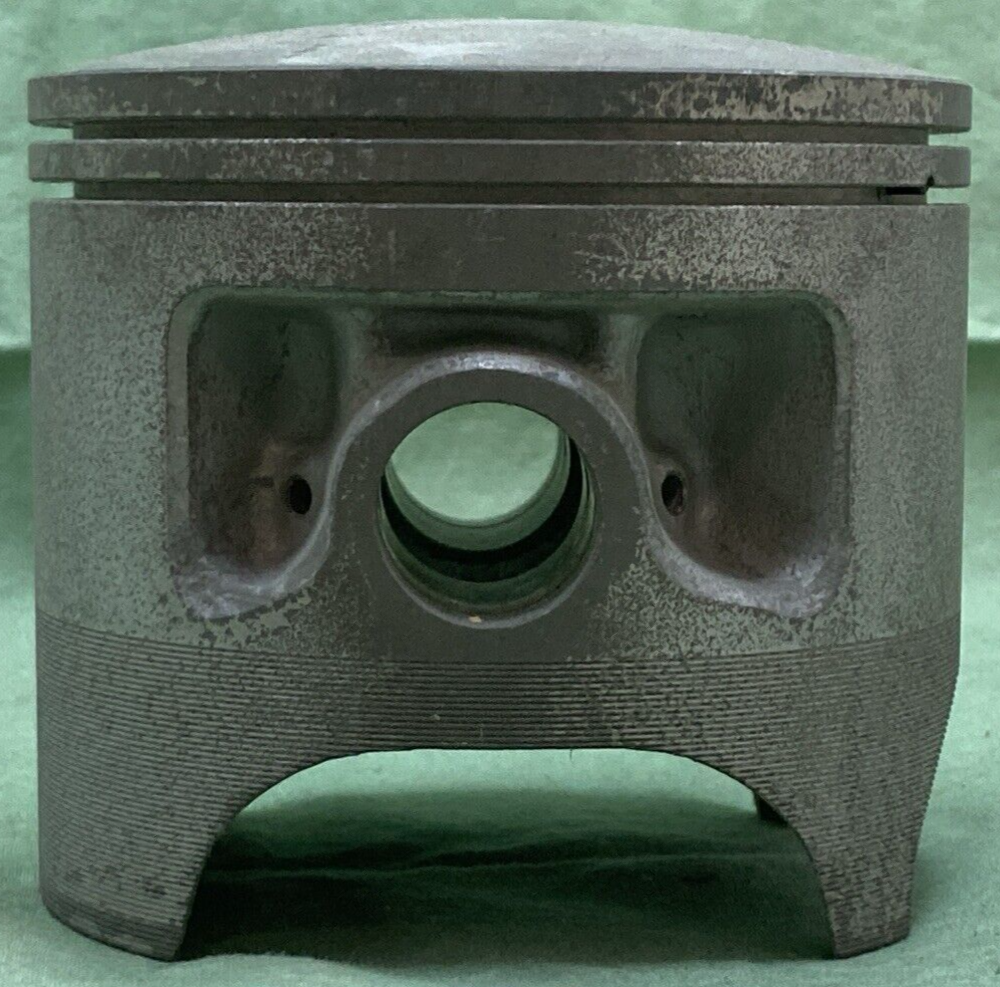 NEW GENUINE YAMAHA 2K8-11635-00 PISTON 0.25