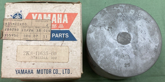 NEW GENUINE YAMAHA 2K8-11635-00 PISTON 0.25