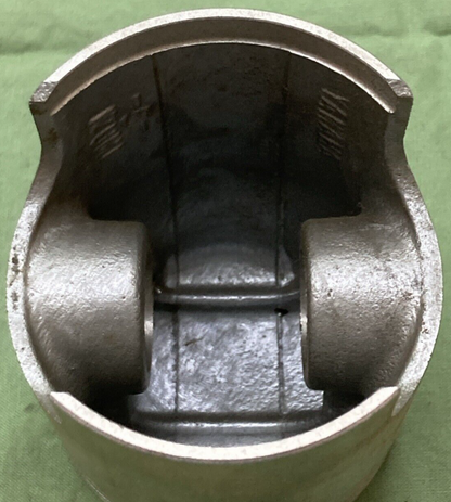 NEW GENUINE YAMAHA 168-11635-00 PISTON