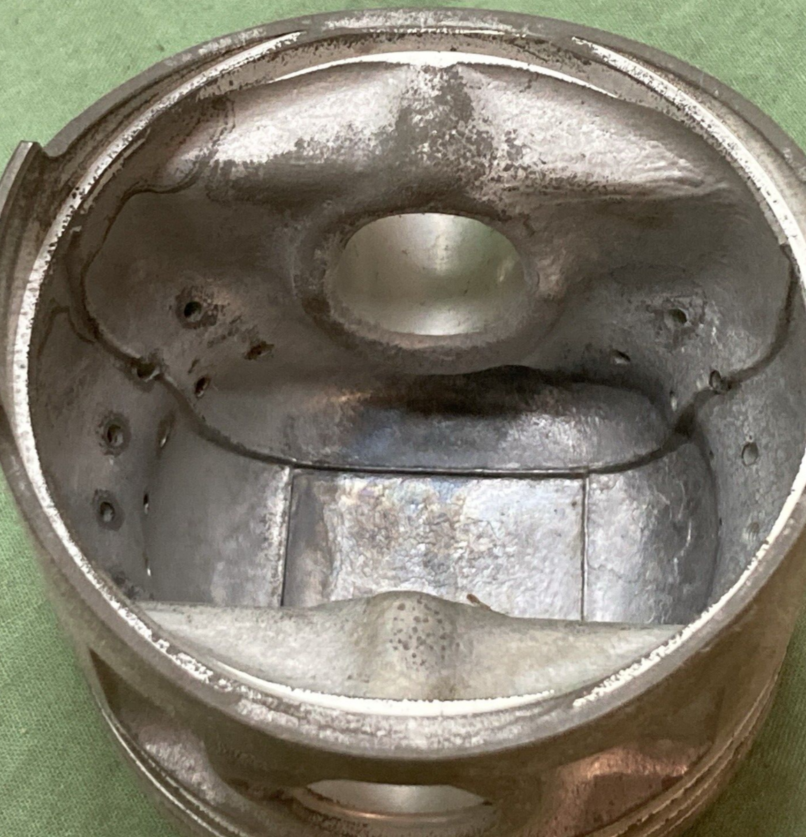 NEW GENUINE YAMAHA 2F3-11635-04 PISTON