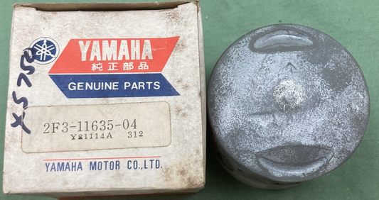 NEW GENUINE YAMAHA 2F3-11635-04 PISTON