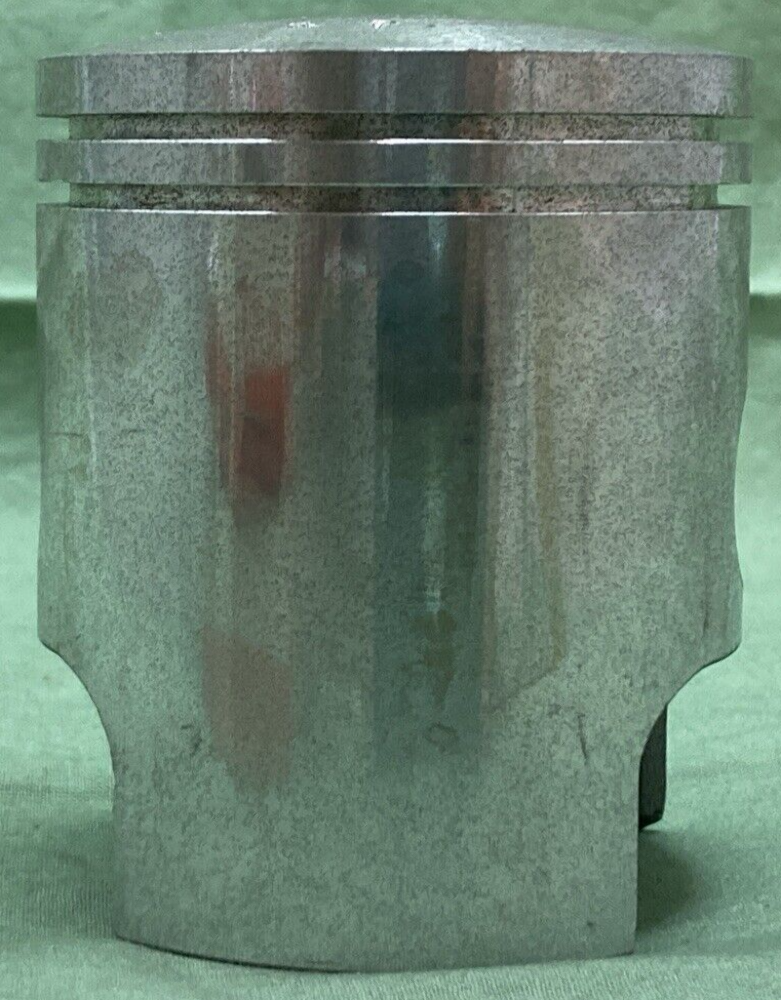 NEW GENUINE YAMAHA 168-11637-00 PISTON