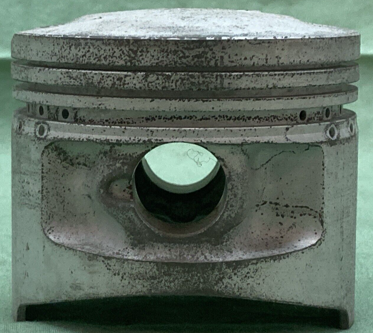 NEW GENUINE YAMAHA 2F3-11636-04 PISTON 0.50