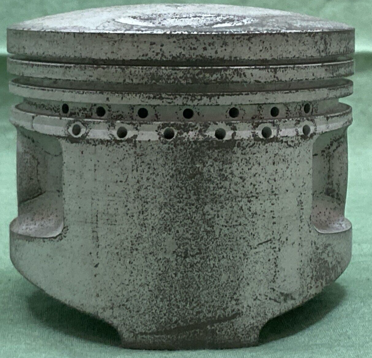 NEW GENUINE YAMAHA 2F3-11636-04 PISTON 0.50