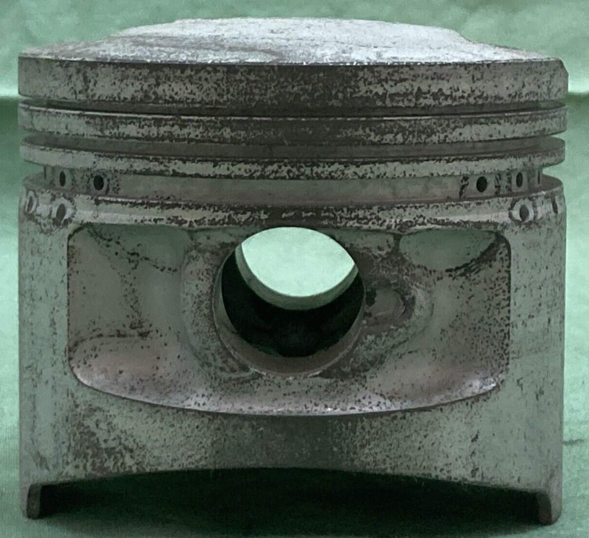 NEW GENUINE YAMAHA 2F3-11636-04 PISTON 0.50