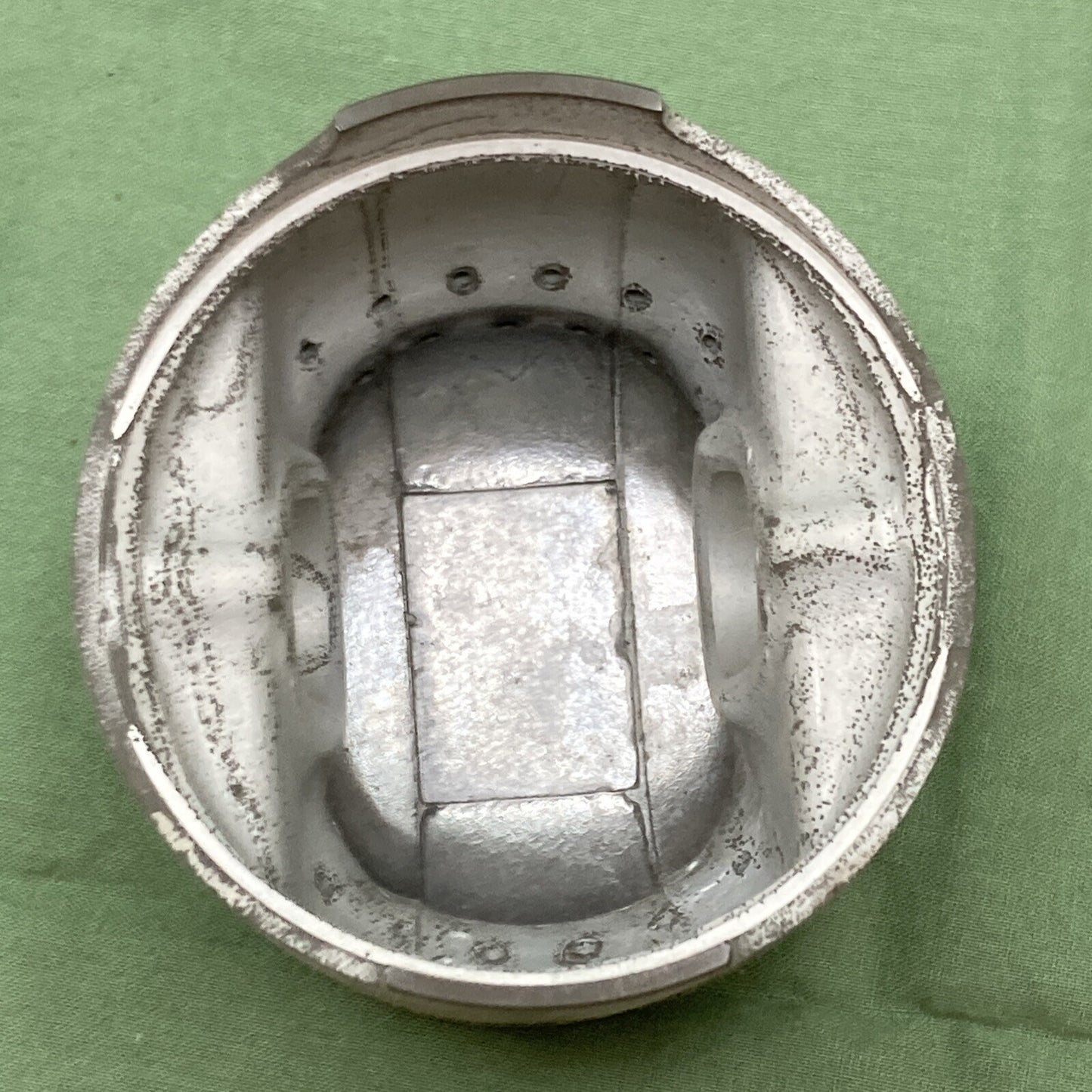 NEW GENUINE YAMAHA 2F3-11636-04 PISTON 0.50