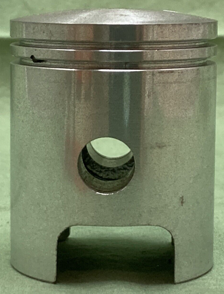 NEW GENUINE YAMAHA 180-11631-01-96 PISTON STD KEYSTONE