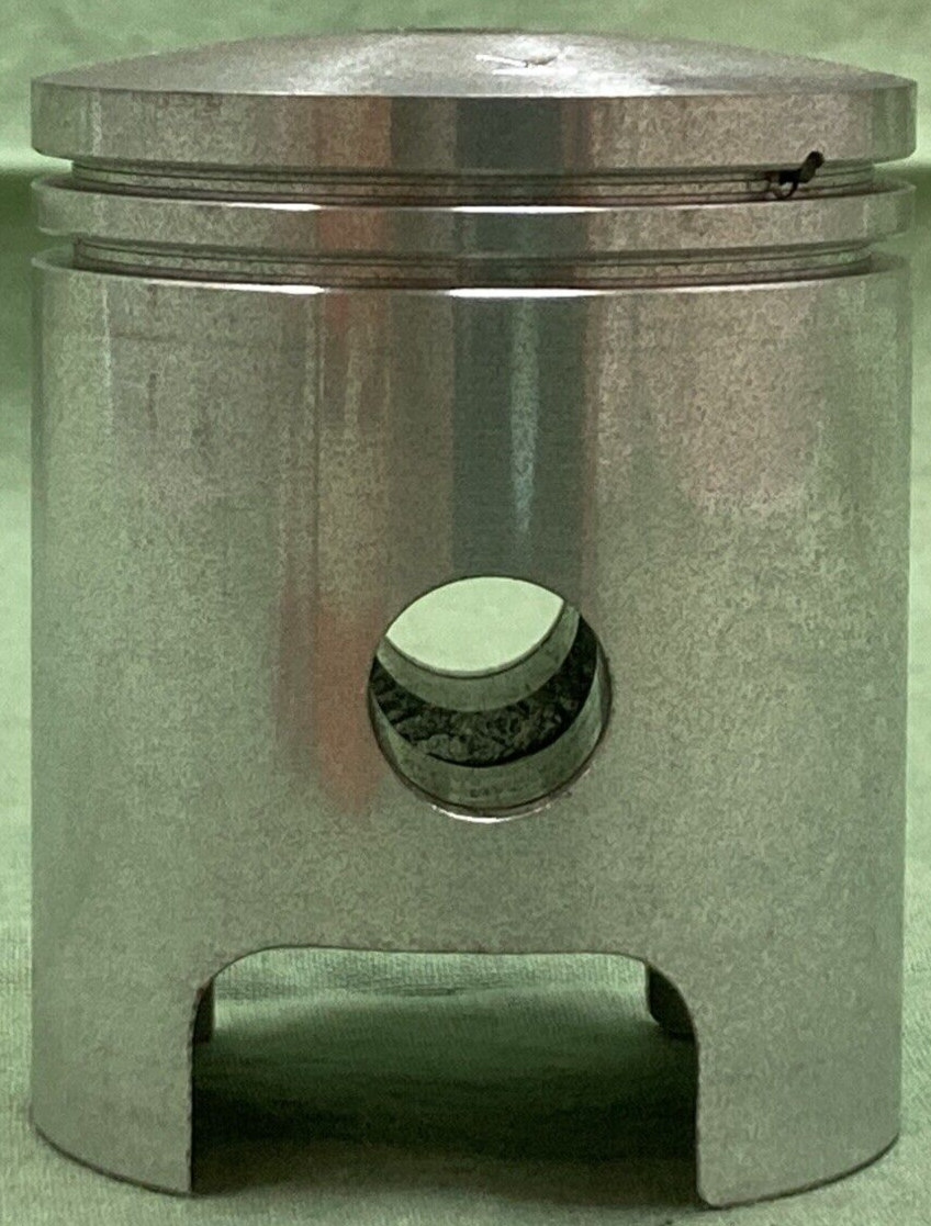 NEW GENUINE YAMAHA 180-11631-01-96 PISTON STD KEYSTONE