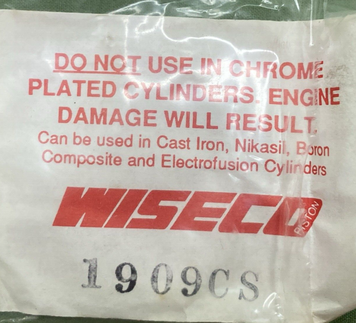 NEW GENUINE WISECO 569P2 PISTON & 1909CS RING SET