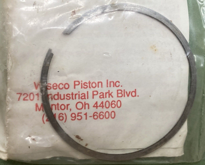 NEW GENUINE WISECO 569P2 PISTON & 1909CS RING SET