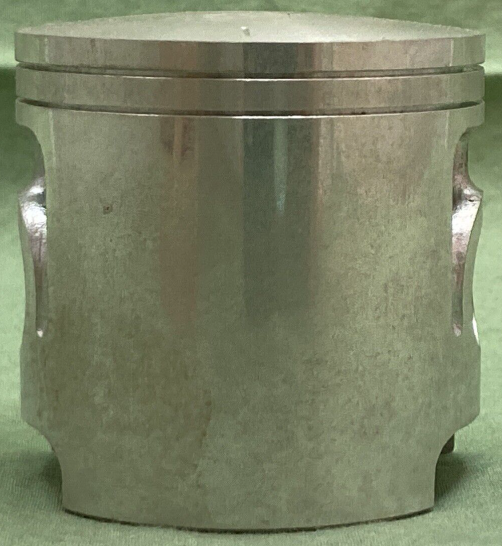 NEW GENUINE YAMAHA 2X3-11635-01 PISTON 0.25