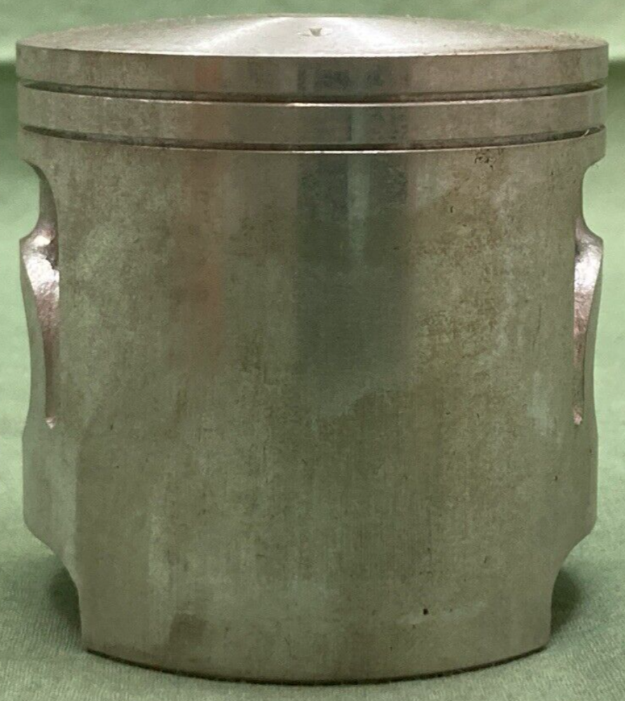 NEW GENUINE YAMAHA 2X3-11635-01 PISTON STD 1ST 0.25 O/S