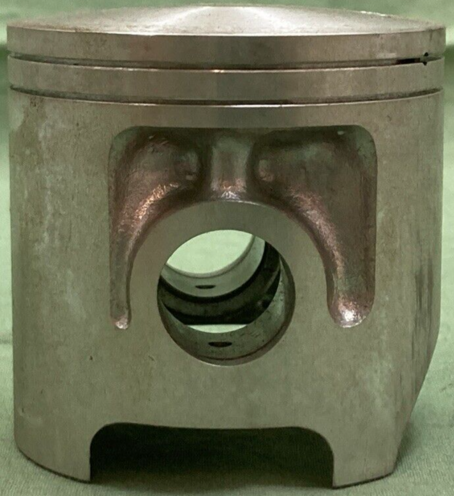 NEW GENUINE YAMAHA 2X3-11635-01 PISTON STD 1ST 0.25 O/S