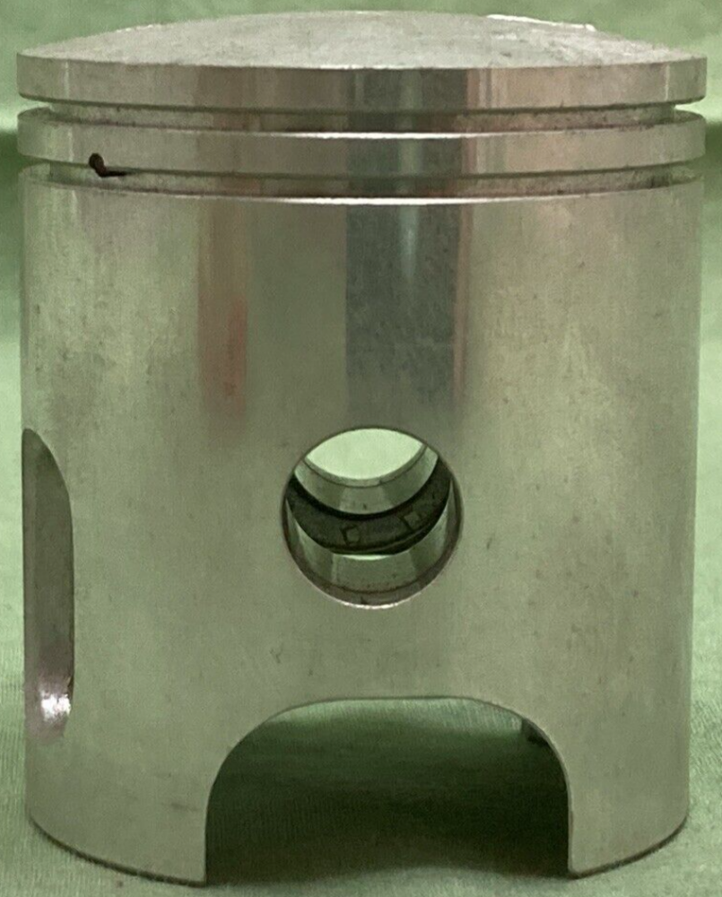 NEW GENUINE YAMAHA 2J5-11638-00 PISTON 4TH 1.00 O/S