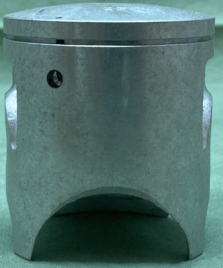 NEW GENUINE YAMAHA 2K5-11635-00 PISTON 1ST 0.25 O/S