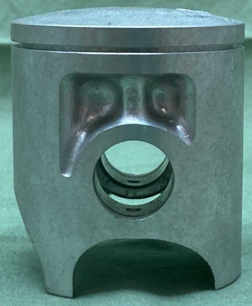 NEW GENUINE YAMAHA 2K5-11635-00 PISTON 1ST 0.25 O/S