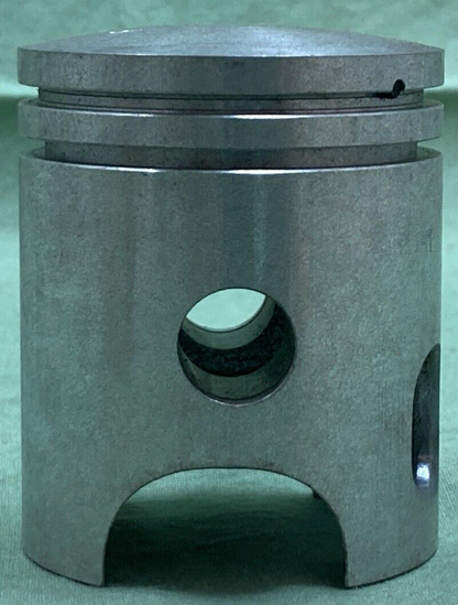 NEW GENUINE YAMAHA 2F4-11635-00 PISTON 1ST 0.25 O/S
