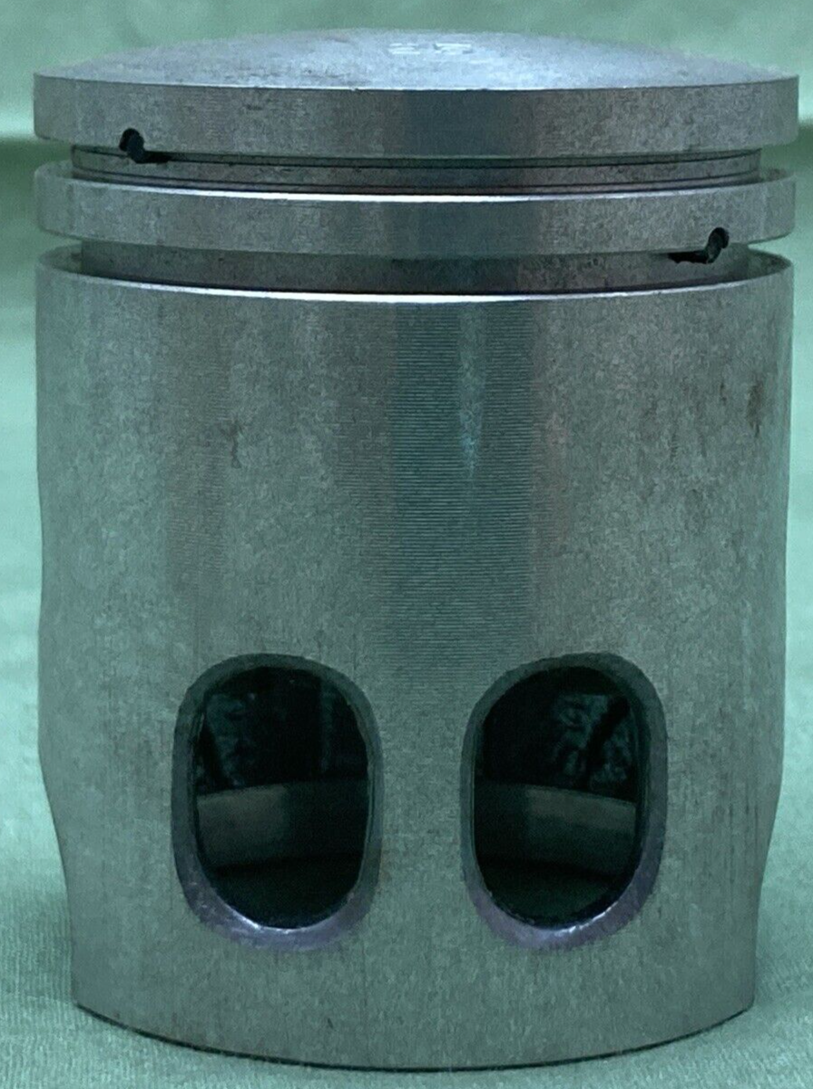 NEW GENUINE YAMAHA 2F4-11635-00 PISTON 1ST 0.25 O/S