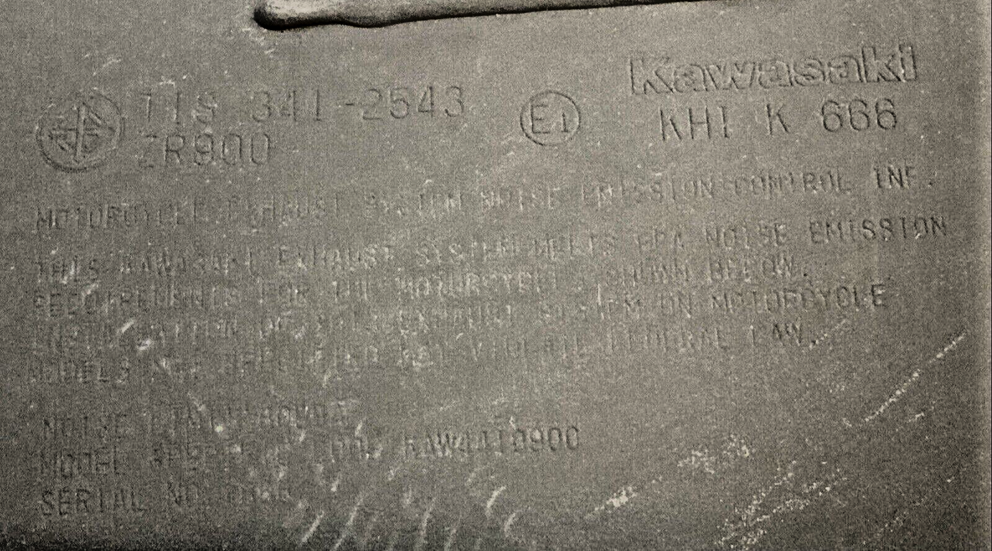 NEW GENUINE KAWASAKI 49069-0823 Muffler Assembly 2017 ZR900 Z900