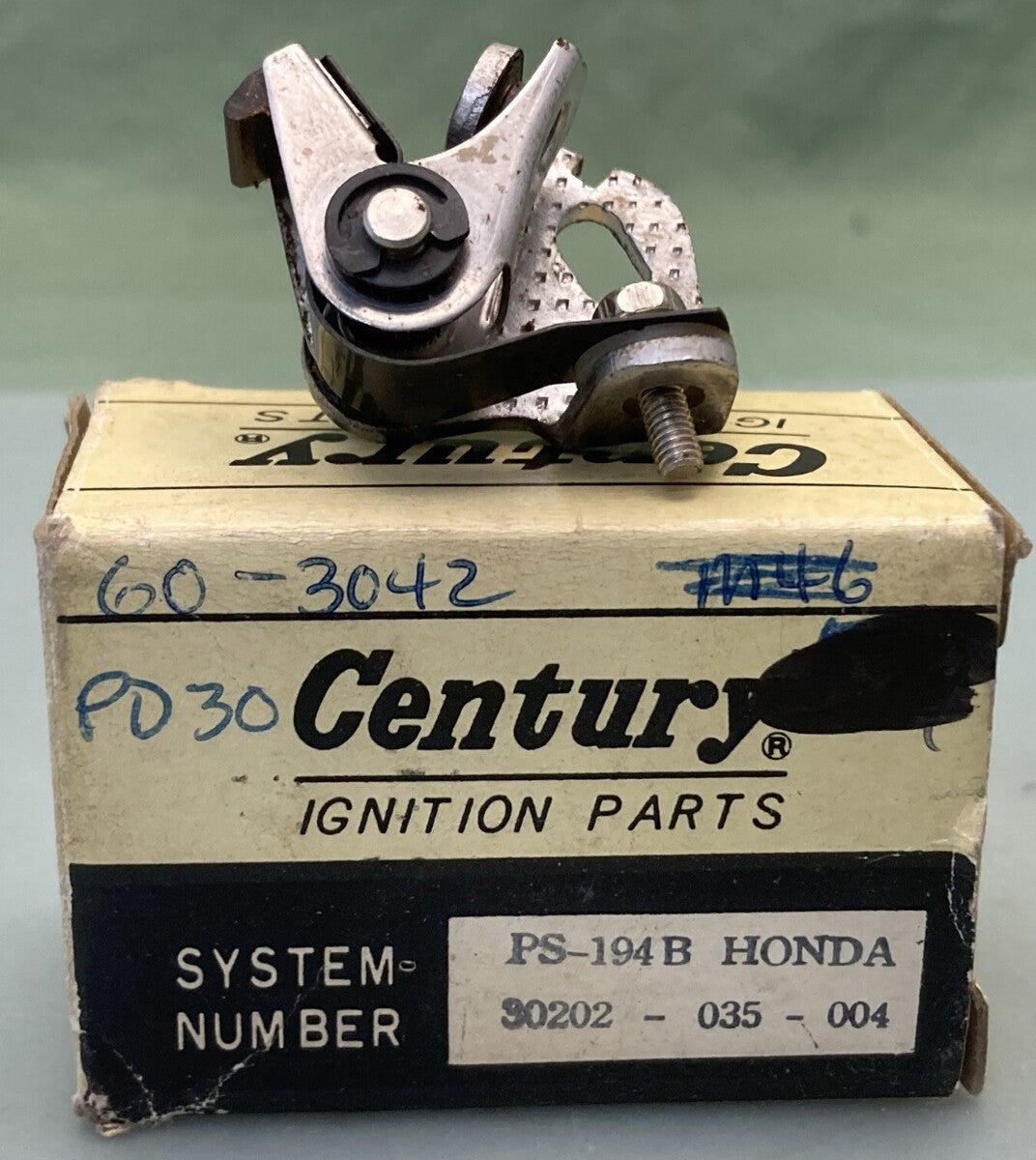 NEW GENUINE CENTURY 30202-035-004 HONDA PS-194B CONTACT POINT