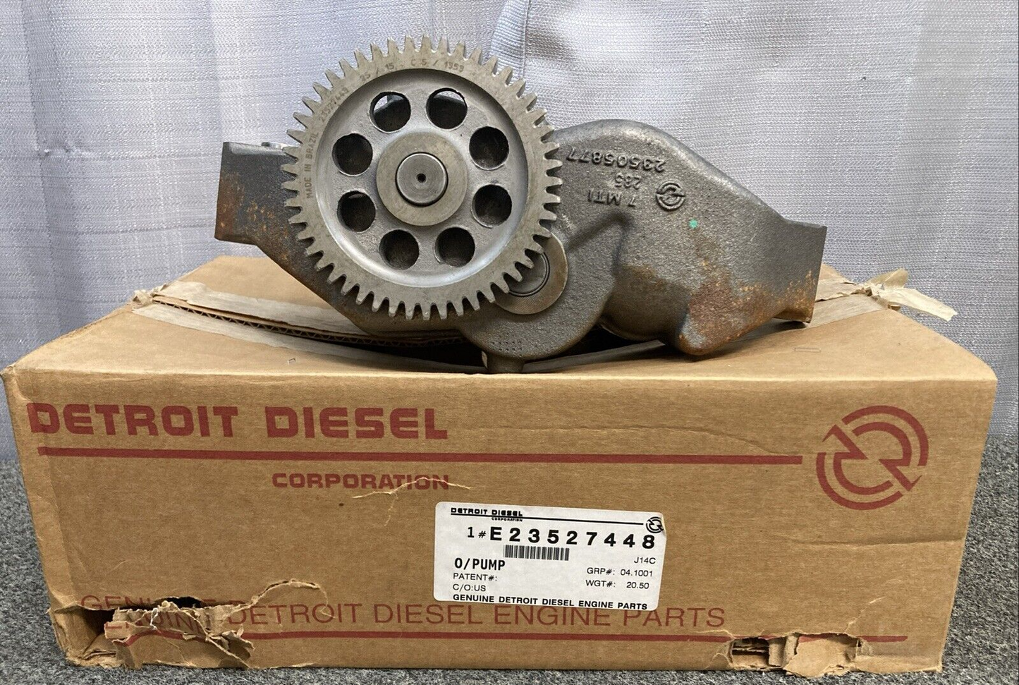 NEW GENUINE DETROIT DIESEL E23527448 Engine Oil Pump Series 60 Engine, 14L, DDEC