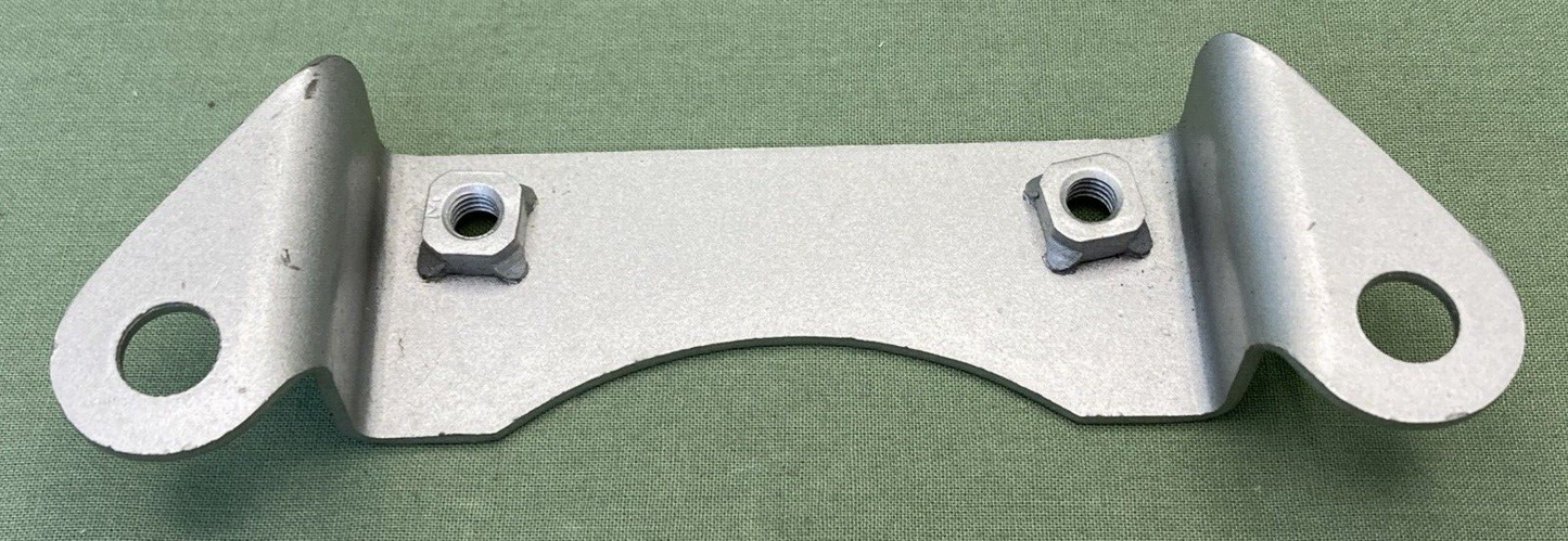 NEW GENUINE YAMAHA 284-21514-00 35 STAY FENDER 2