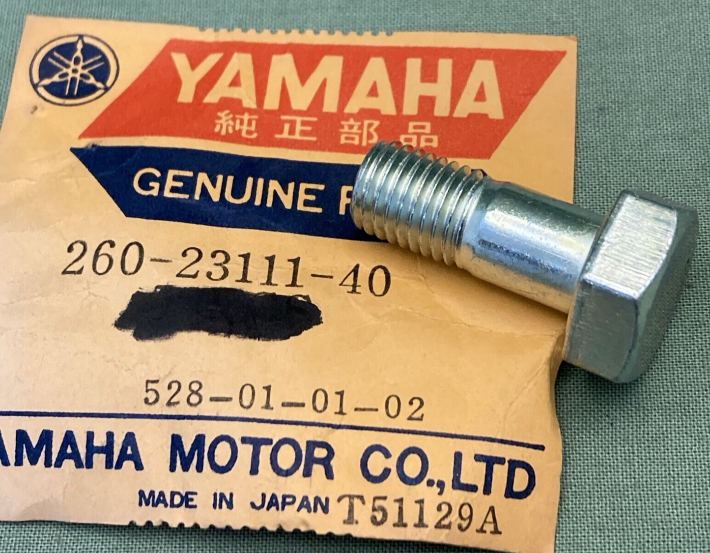 NEW GENUINE YAMAHA 260-23111-40 BOLT CAP, Front Fork