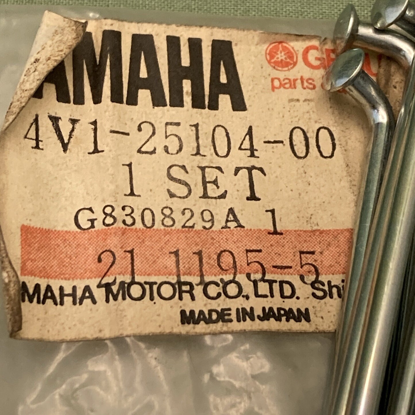 NEW GENUINE YAMAHA 4V1-25104-00 Spoke Set, Front