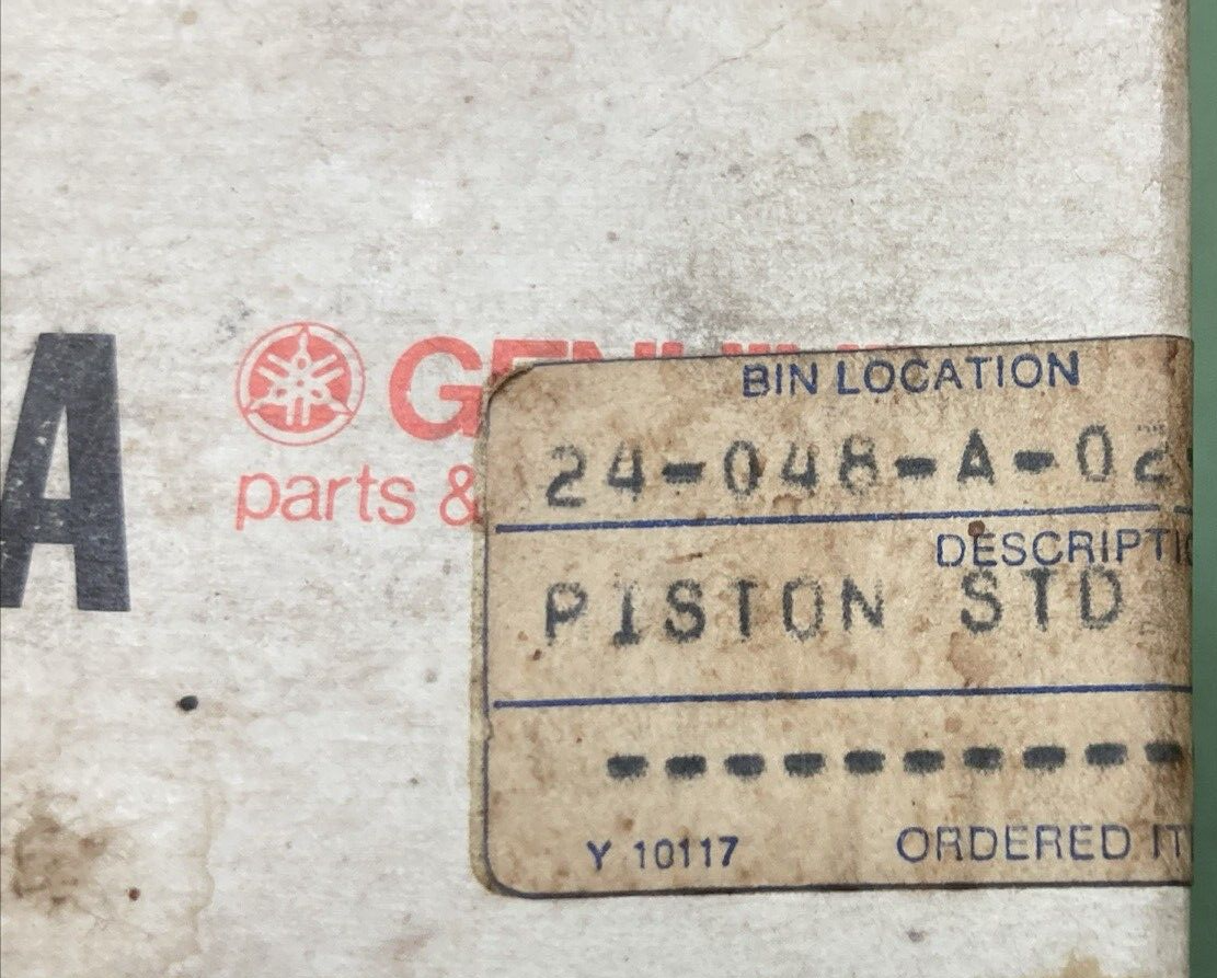 NEW GENUINE YAMAHA 5Y1-11631-01-A0 PISTON STD