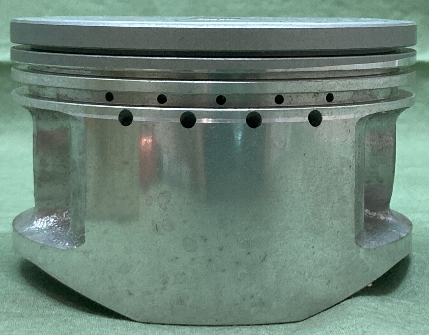 NEW GENUINE YAMAHA 5Y1-11631-01-A0 PISTON STD