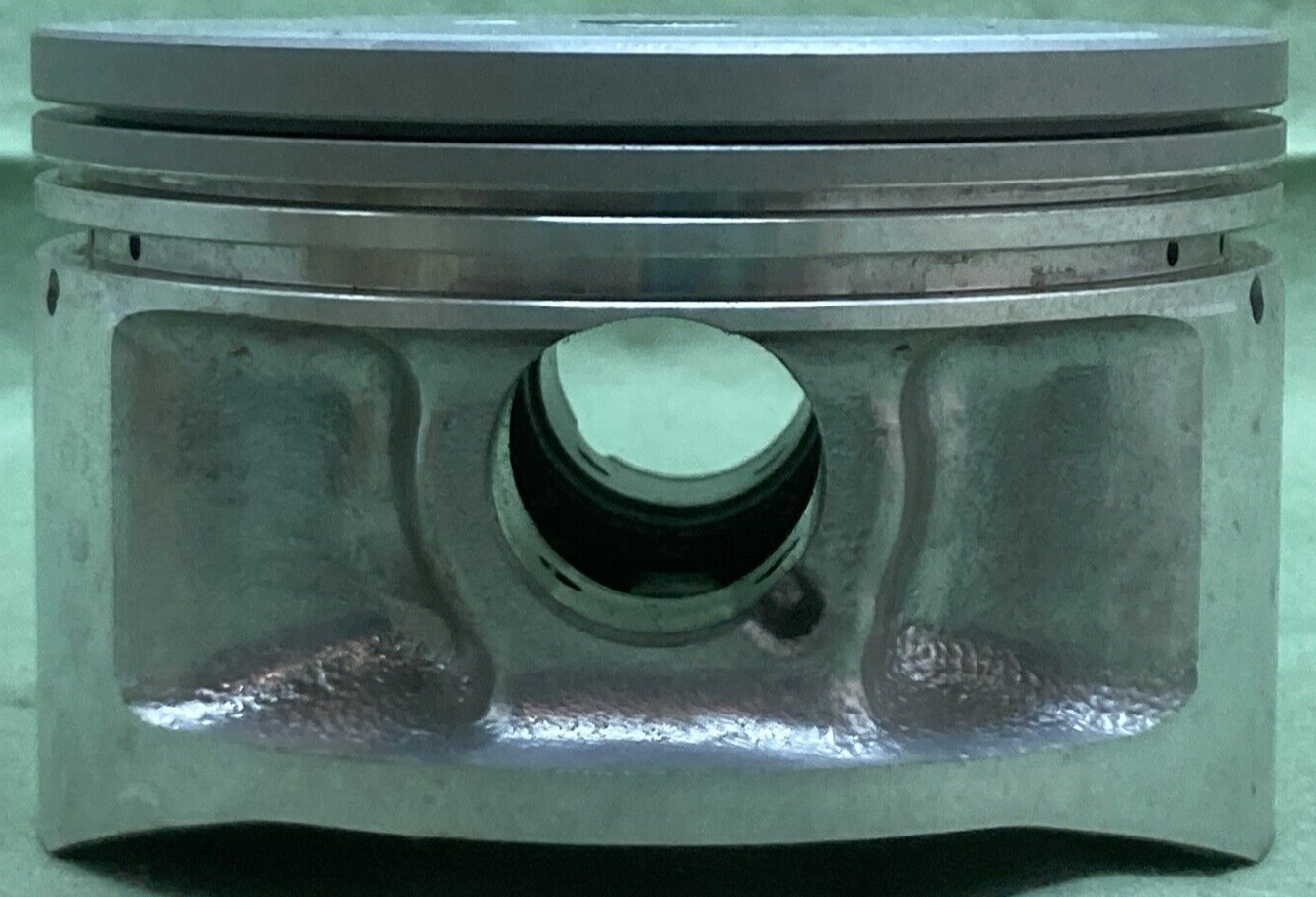 NEW GENUINE YAMAHA 5Y1-11631-01-A0 PISTON STD