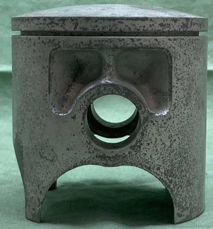NEW GENUINE YAMAHA 509-11631-01-96 PISTON
