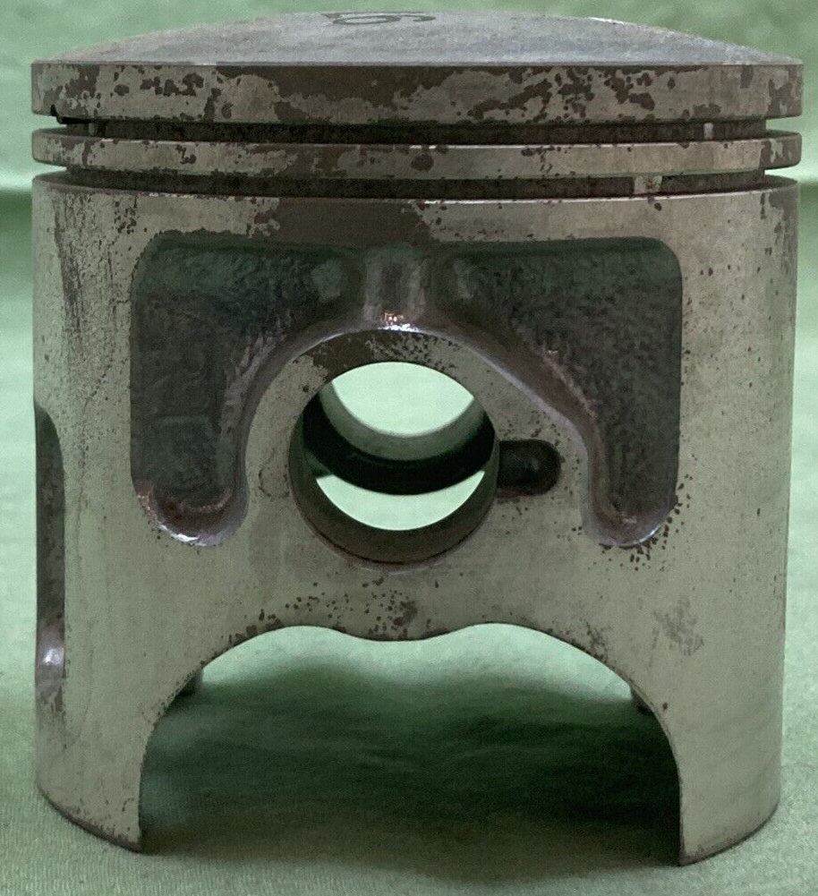 NEW GENUINE YAMAHA 5V7-11631-00-97 PISTON STD