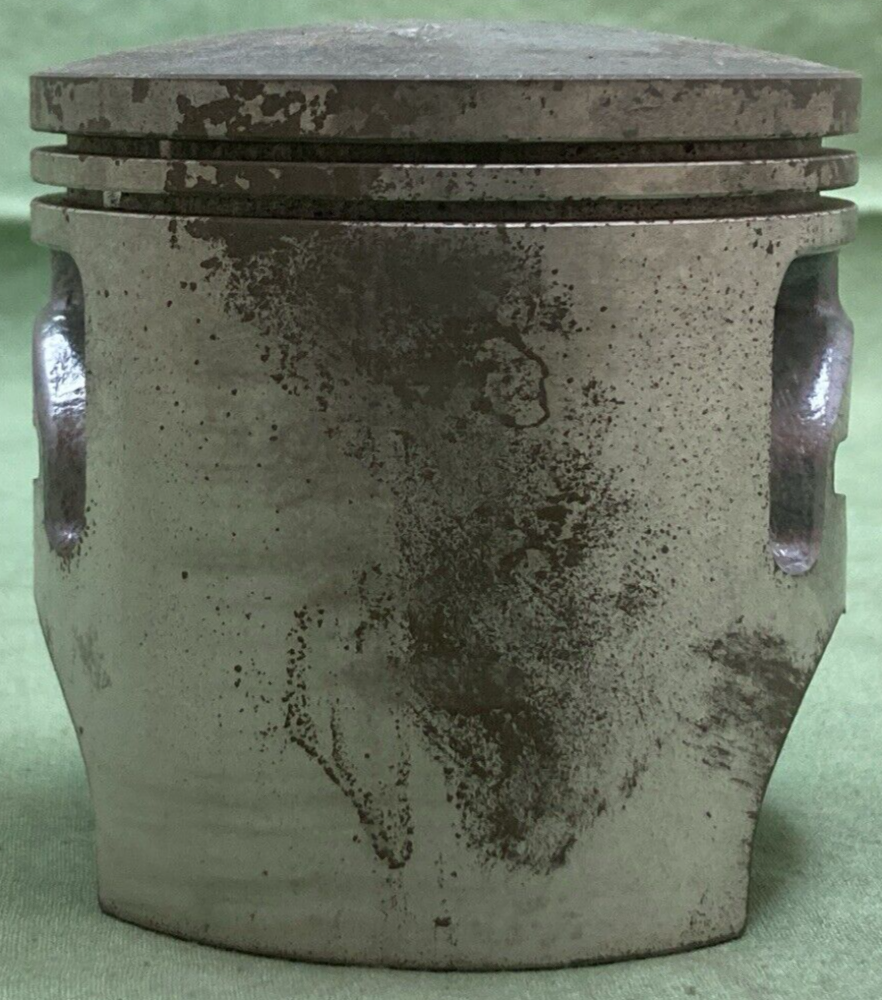 NEW GENUINE YAMAHA 5V7-11631-00-97 PISTON STD