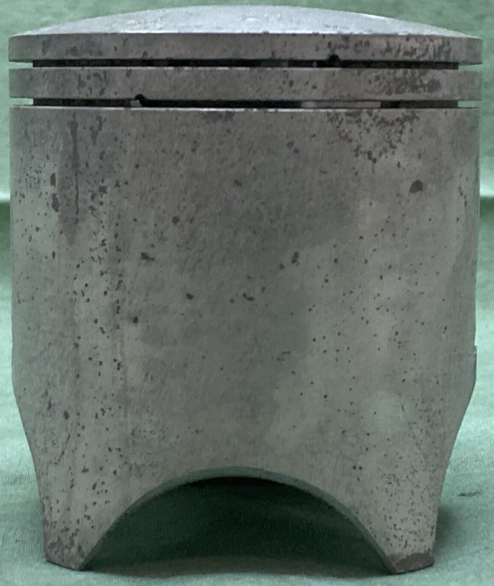 NEW GENUINE YAMAHA 56A-11635-01 PISTON 0.25