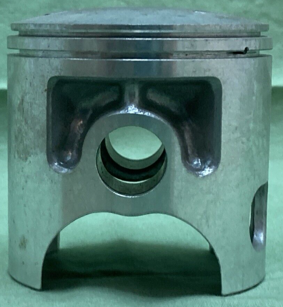 NEW GENUINE YAMAHA 455-11631-02-96 PISTON